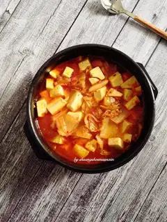 Hot cabbage tofu pot