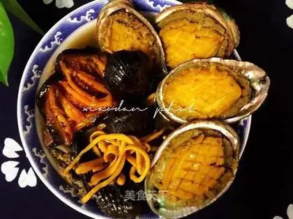 Sea cucumber abalone chicken soup