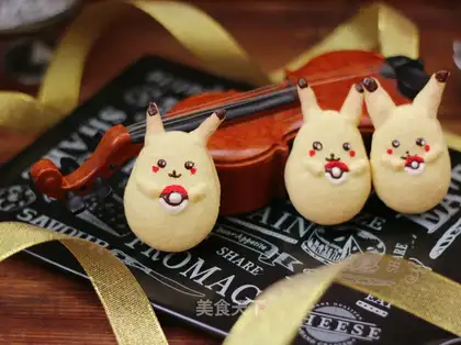 Pikachu French Macalon