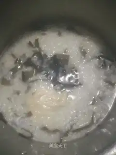 Chicken with porridge