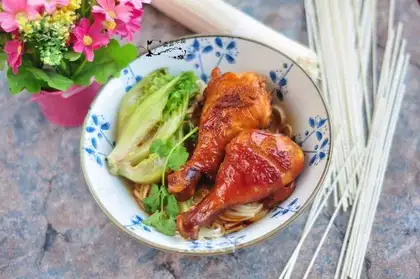Red roast chicken leg