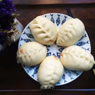 Carrot beef buns