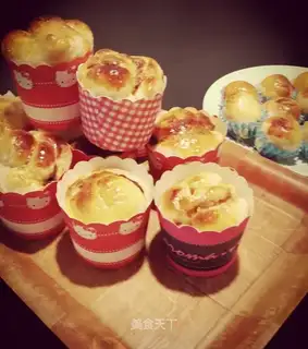 Cups of bean bread