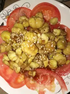 Chestnut loves tomatoes