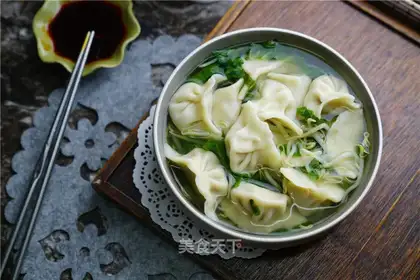 Bean sprouts and soup