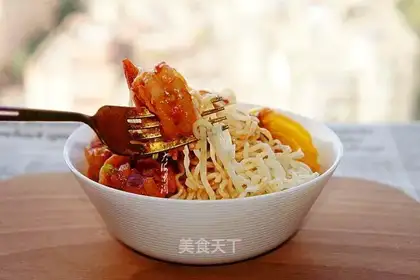Tomato-shrimp cornbone