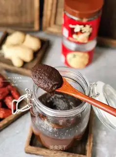 Red sugar ginger dates