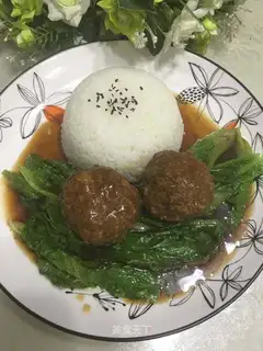 Lion Head's cooking