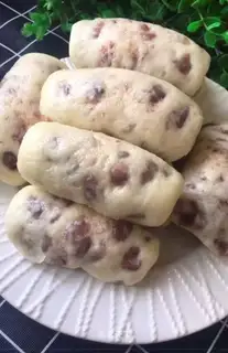 Red bean rolls