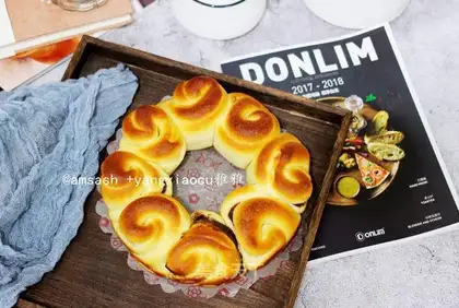Rose Bean Sand Bread