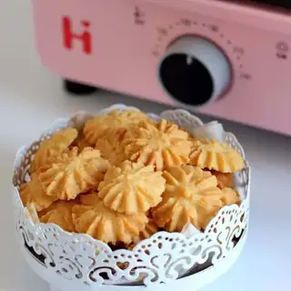 Almond cookies