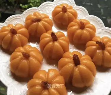 Pumpkin bun