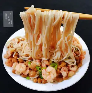 Shrimp and soy noodles
