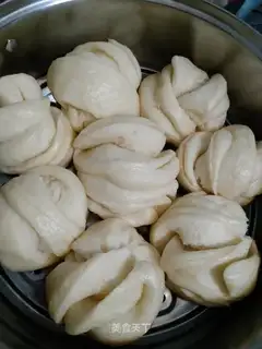 Milk rolls