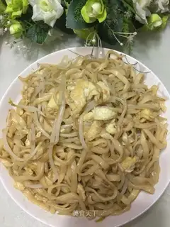 Green bean sprouts, noodles