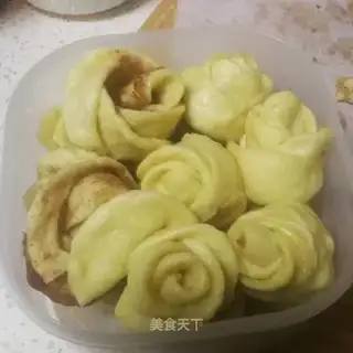 Rose rolls