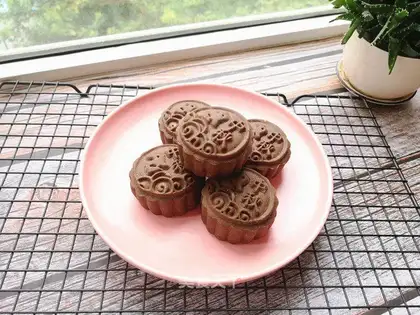 Coco Bean Mooncake