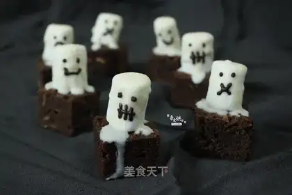 Halloween kid Brownie