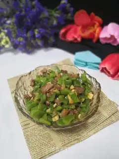 Five fragrances of chicken and fried lentils