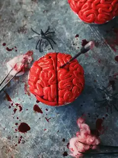 Halloween simulation brain cake