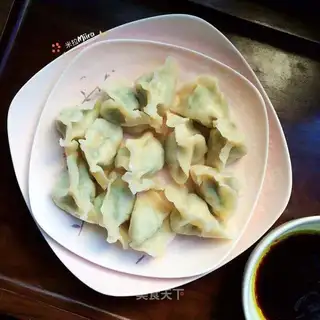 Celery pork dumplings