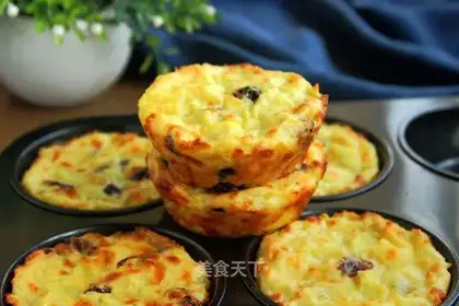 Cheese cranberry potatoes