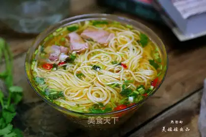 Hot noodles