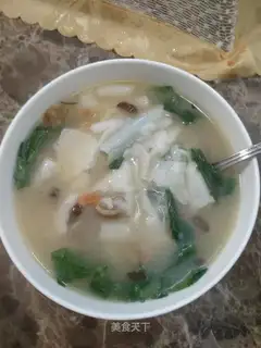 By the seafood pan