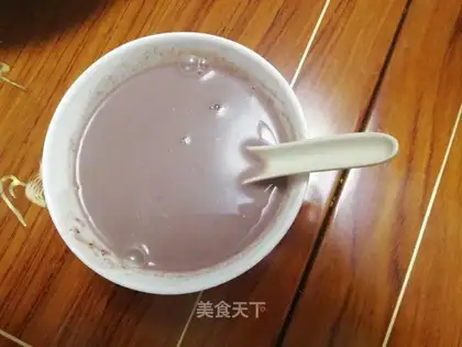 Red-tree walnuts produce black bean paste