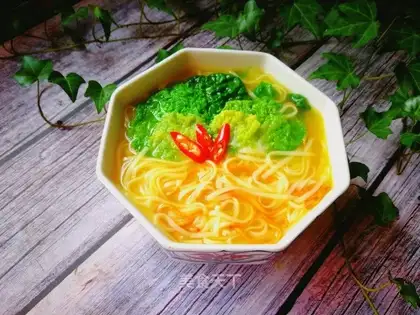 Puffy chicken noodles