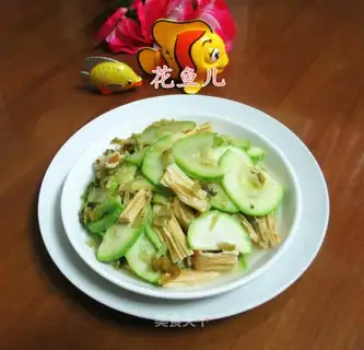♪ Snow pickles ♪
