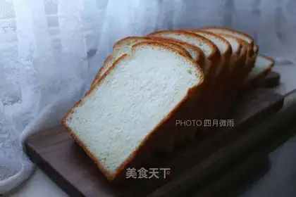 Light cream toast