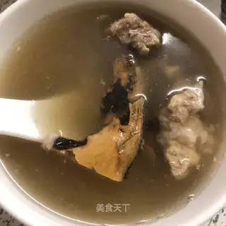 Five fingers of peach soup