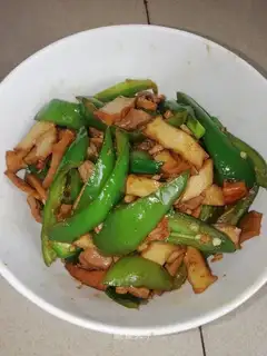 Pyramid fried meat