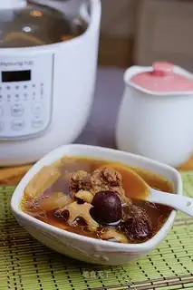Liang's red-treed cattle broth