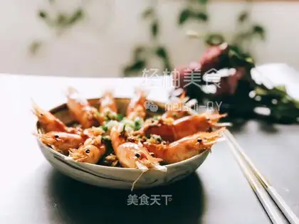 A garlic fan with a shrimp back
