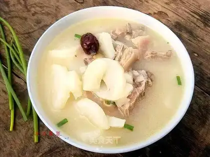 The radish lamb soup
