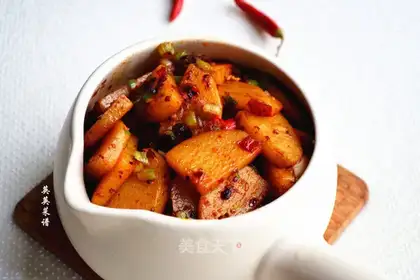 Spicy dry pot dirt. Beans