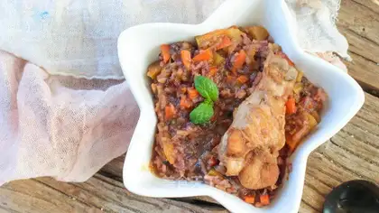 Chicken rice with chimpanzee