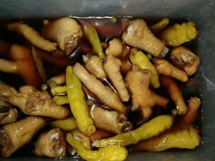 Sour chicken claws