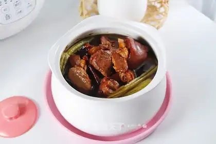 Soy pig hoof, plum