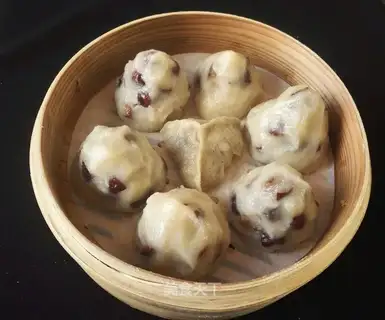 Red-tree sticky cake