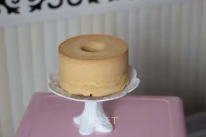 Yogurt chili cake
