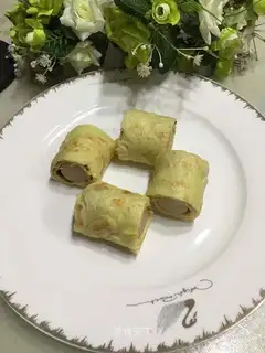Sausage egg rolls