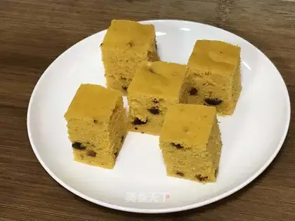 Pumpkin with red dates