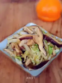 Big cabbage fried mushrooms