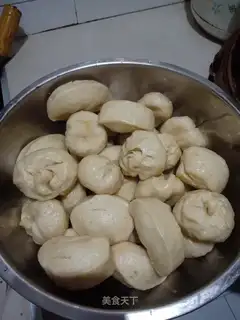 White buns
