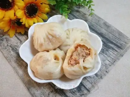 Puppet pork buns