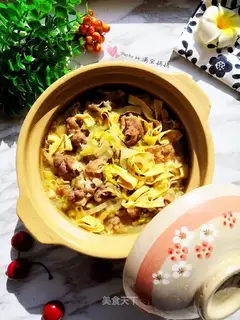 Sour bean bean-skin fatpot