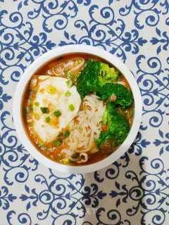 Tomato egg noodles